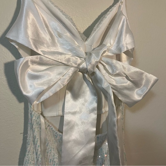 B Darlin Large bow Tie Back White Sequin Dress Size 0 Hoco Bridal Party Formal - Picture 3 of 8